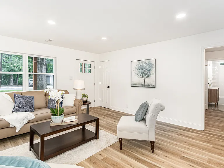 209 E Lavender Ave — Photo 14