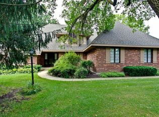 14233 Scotland Ct, Libertyville, IL