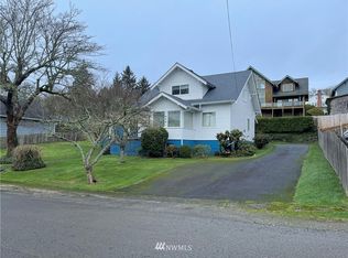 608 Willow St NE, Ilwaco, WA 98624