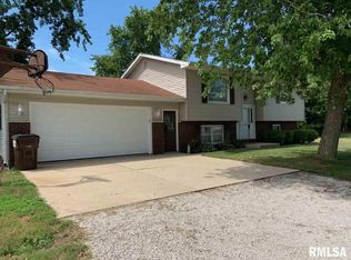 303 Grand Ave, Kincaid, IL 62540