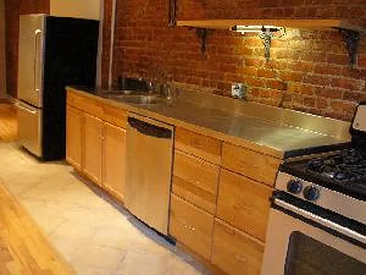 Rented by Alexander Bilu, LREB | media 15