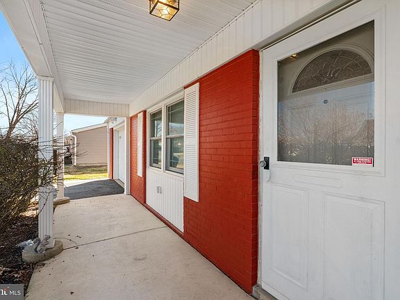 4th image of 30 Gallaway Ln