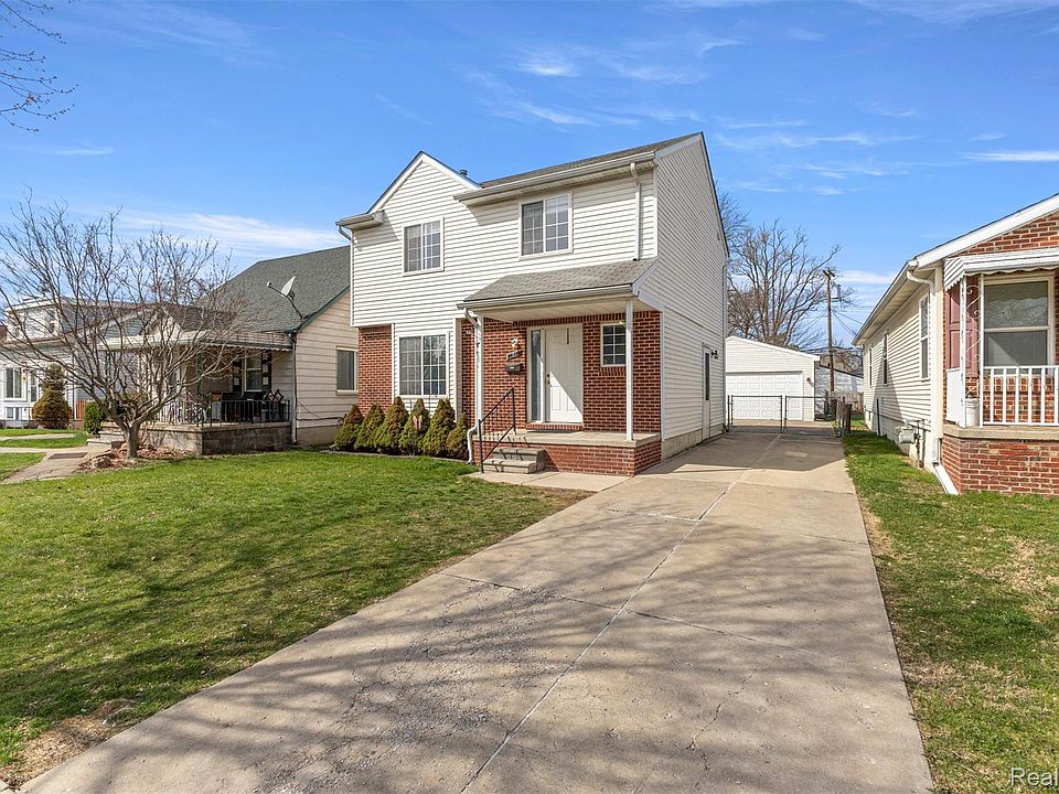 1st image of 28810 Birchlawn St