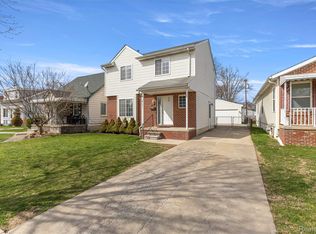 28810 Birchlawn St, Garden City, MI