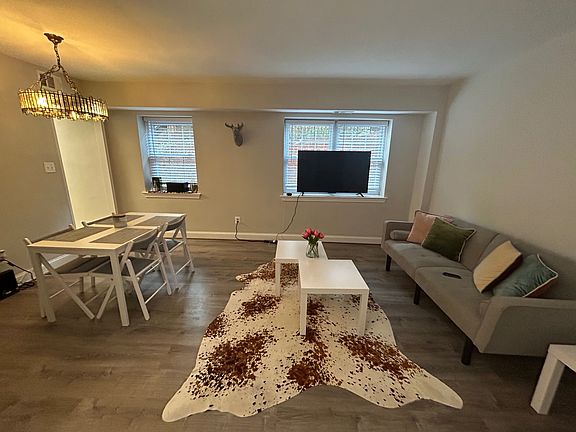 3rd image of 1322 Fort Myer Dr APT 905