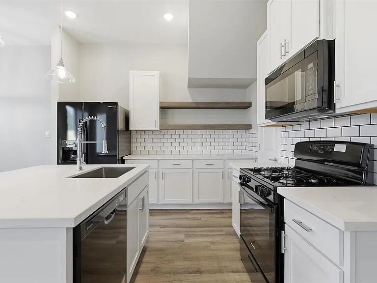 9906 Clark Canyon Ln — Photo 4