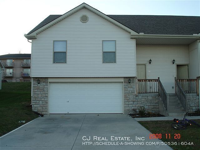 1st image of 610 NW Scenic Ln