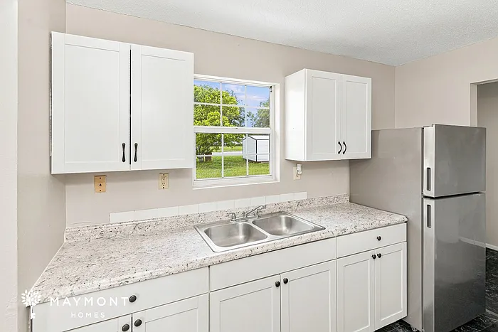 3 bed, 2.0 bath, 1168 sqft, $1,579 — Photo 4