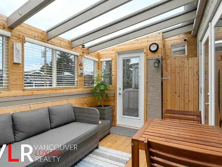 2535 York Ave #103 — Photo 6