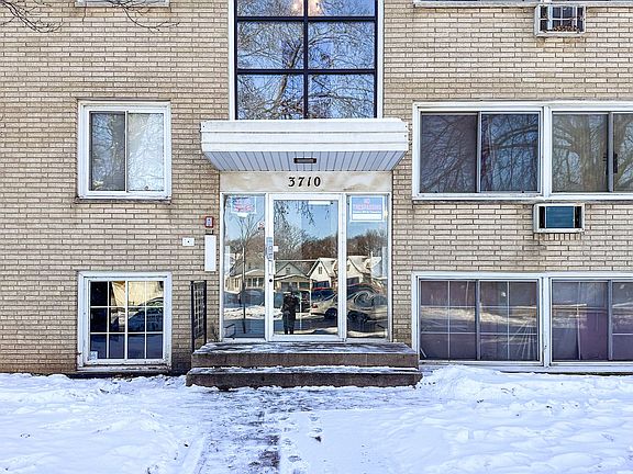 2nd image of 3710 Minnehaha Ave APT 5