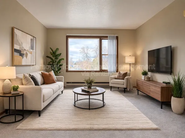 1005 19th St SW APT 6, Jamestown, ND 58401