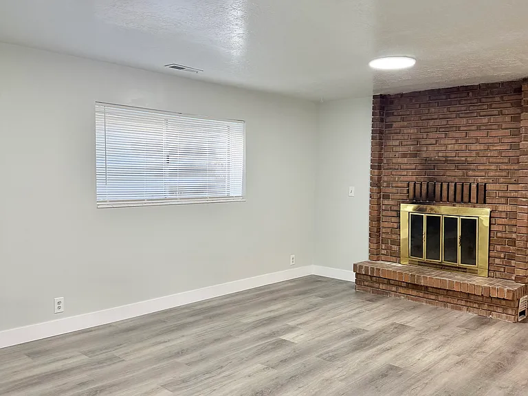 7298 S Highland Dr — Photo 9