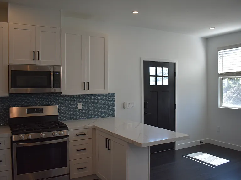 1349 Melrose Way #C — Photo 8