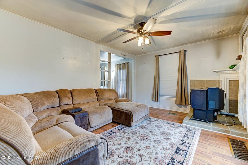 2nd image of 21 Maple Street