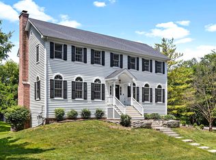 123 Wagon Wheel Ln, Barrington, IL 60010