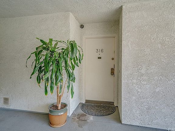 4th image of 20235 Keswick St Unit 316