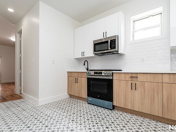 2nd image of 88 Menahan St #3F