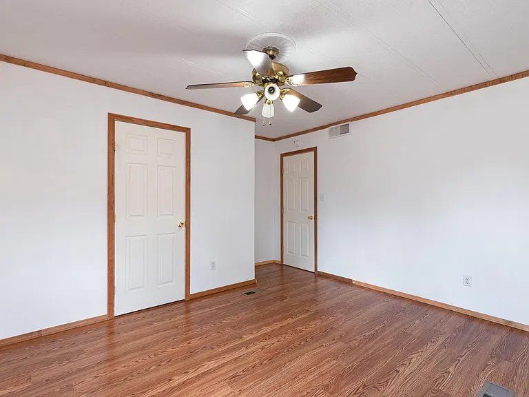 6517 San Francisco Rd NE — Photo 36