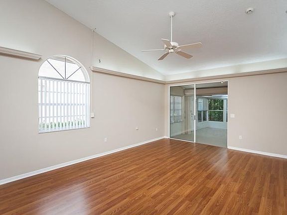 4th image of 3833 Darston St