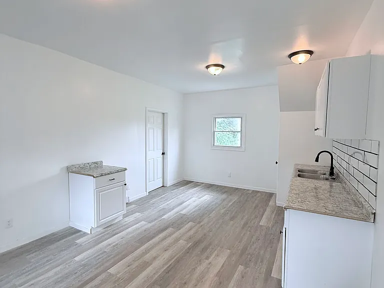 1003 Wayne Ave — Photo 4