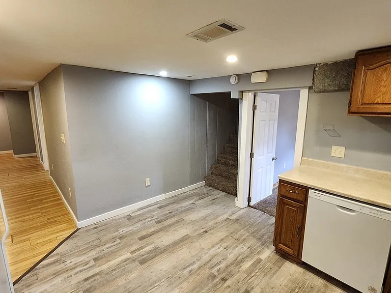 426 9th Ave S #2 — Photo 3