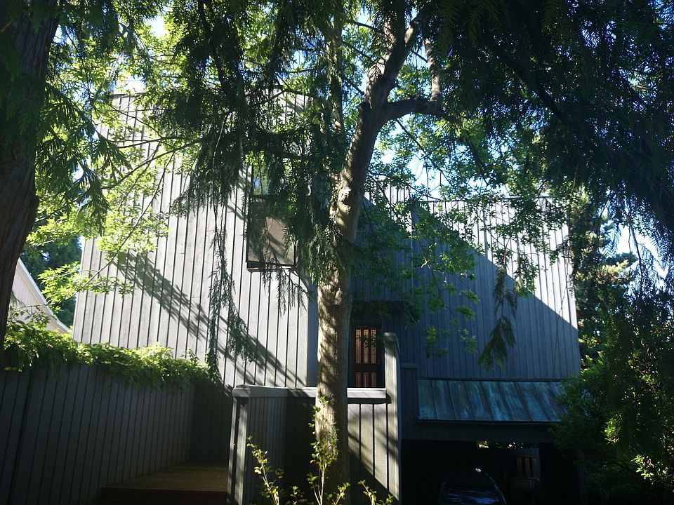 2nd image of 6336 NE 60th St