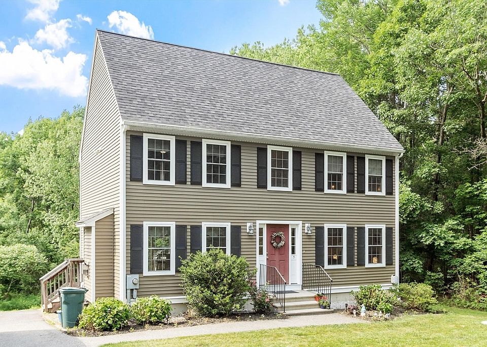 1st image of 3 Sydney Ln