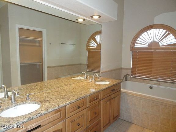 5th image of 10926 W Laurelwood Ln