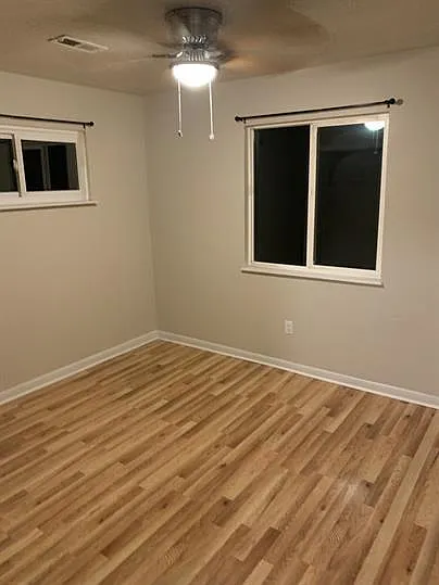 3300 Valley View Dr N — Photo 15