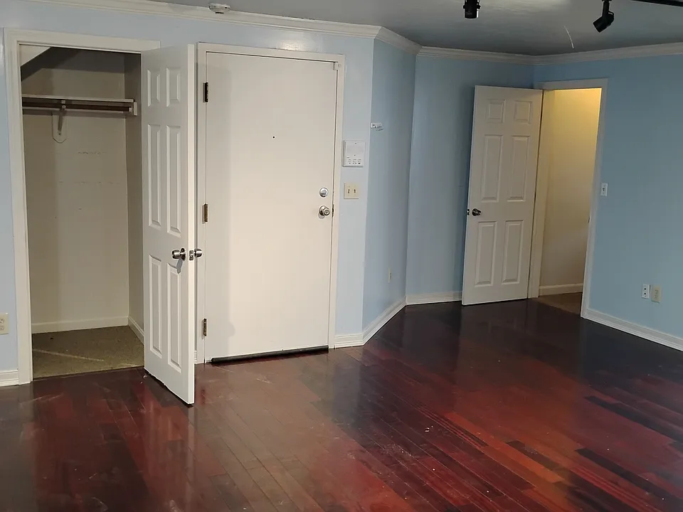 11 Hulbert Rd