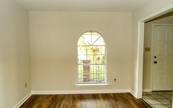 5th image of 503 Criswell Ct