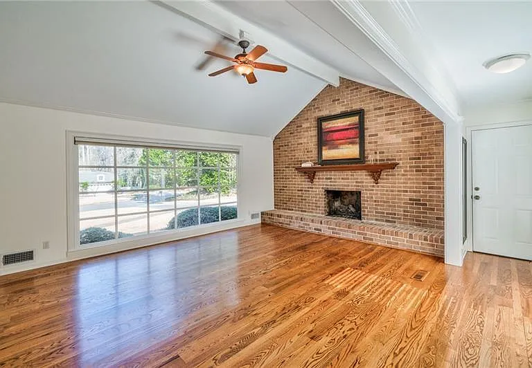 4010 Mansion Dr — Photo 4