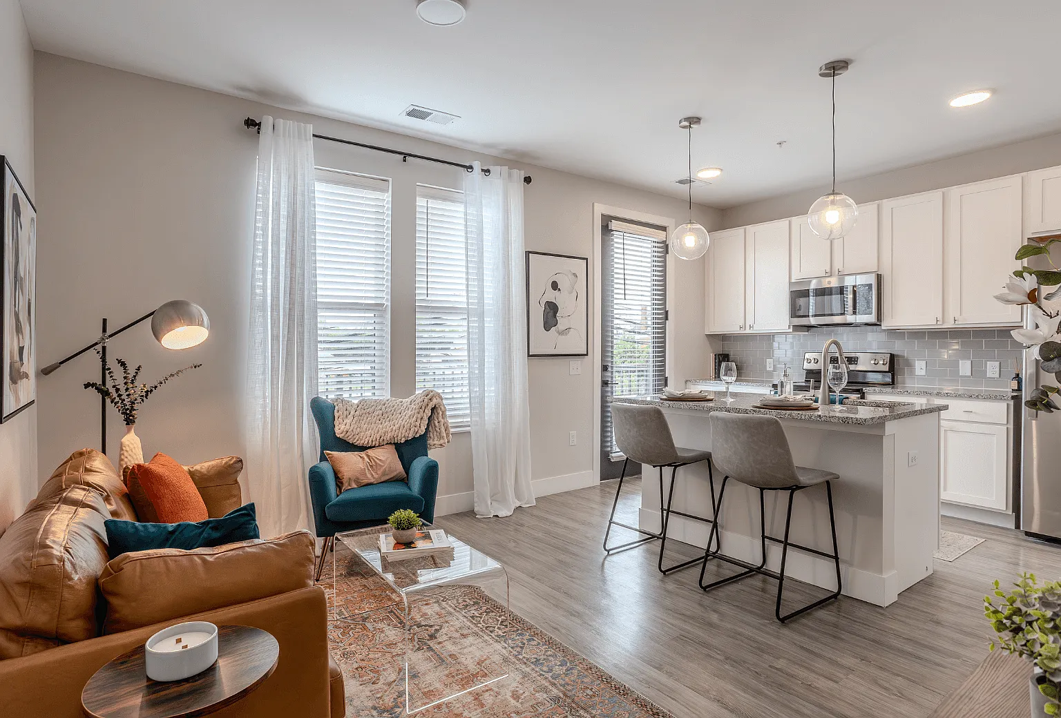 Triumph Apartments — Photo 4