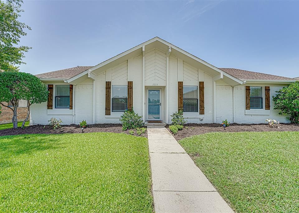 1st image of 2233 Spring Leaf Dr