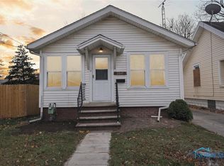 2041 Fairfax Rd, Toledo, OH 43613