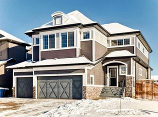 201 W Aspenmere Way, Chestermere, AB T1X 0Y2