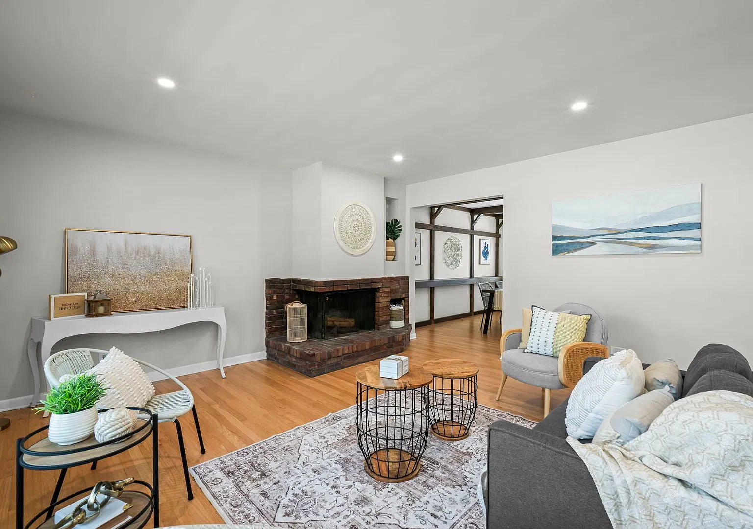 3 bed, 1.5 bath, 1526 sqft, $3,400 — Photo 3