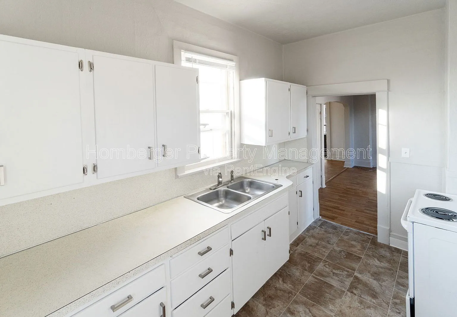 2 bed, 1.0 bath, 896 sqft, $1,075 — Photo 2