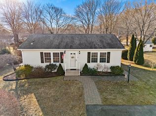 4 Country Club Trl, Killingworth, CT 06419