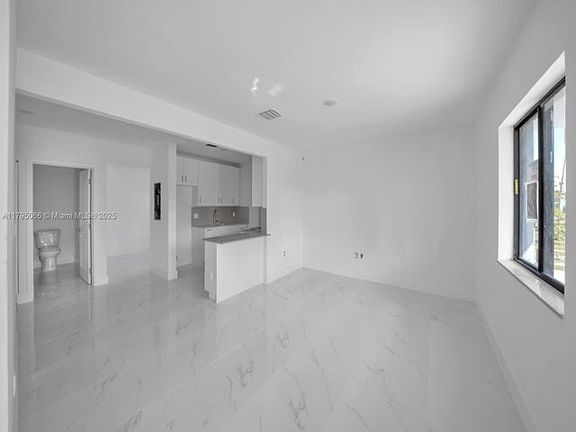 2nd image of 450-450 Beacom Blvd #1