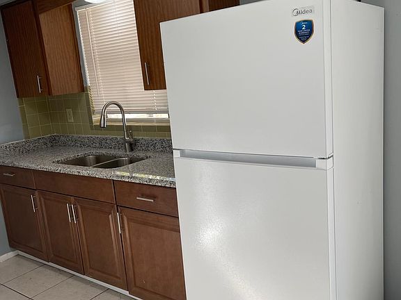 2nd image of 3352 Jackson Dr