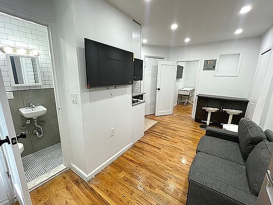 1st image of 440 E 9th St #2A