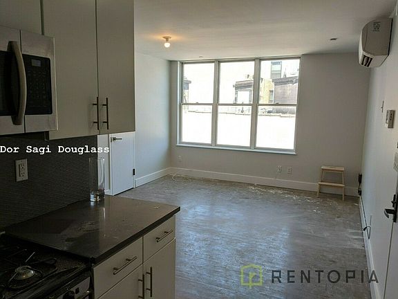 4th image of 155 Meserole St #4F