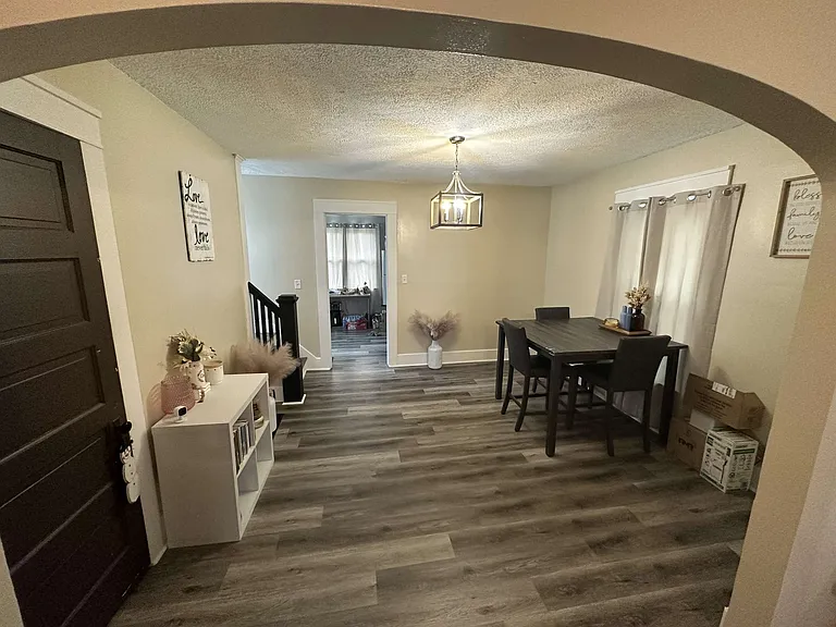 1028 W North St — Photo 3