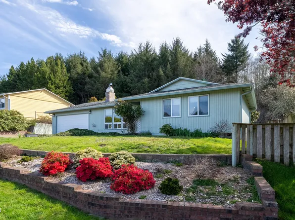 4230 Orchard Loop, Tillamook, OR 97141