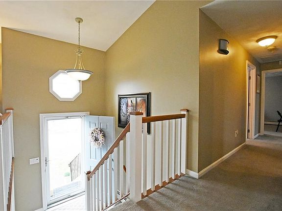 3rd image of 33 Victoria Ave
