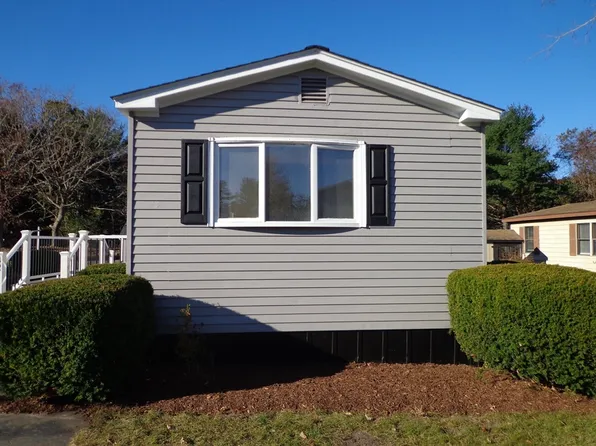 42 Snowgoose Ln, Plymouth, MA 02360