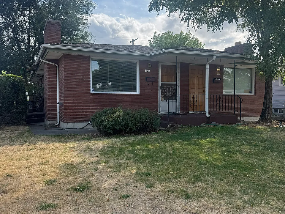 224-226 E Longfellow Ave