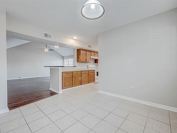 3rd image of 3355 Silverside Dr