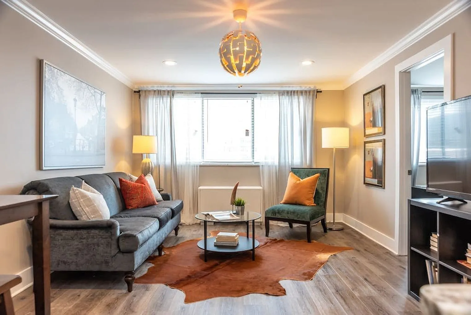 2 bed, 1.0 bath, 796 sqft, $2,498 — Photo 1